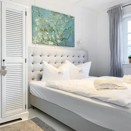 Strand Cottage